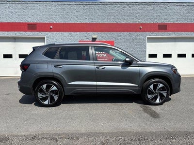 2025 Volkswagen Taos SE 4MOTION