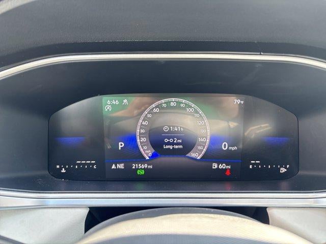 2025 Volkswagen Taos SE 4MOTION