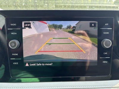 2025 Volkswagen Taos SE 4MOTION