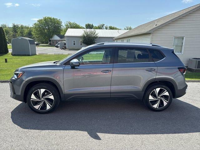 2025 Volkswagen Taos SE 4MOTION