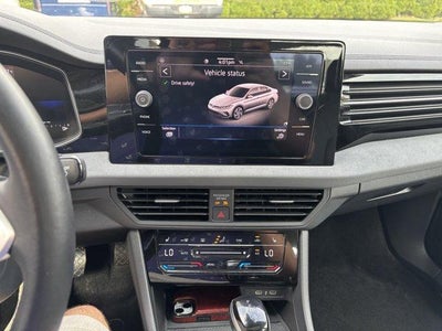 2025 Volkswagen Jetta SE Auto