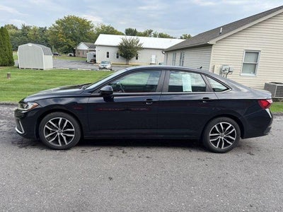 2025 Volkswagen Jetta SE Auto