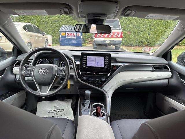 2024 Toyota Camry LE Auto (SE)