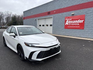 2025 Toyota Camry SE (SE)