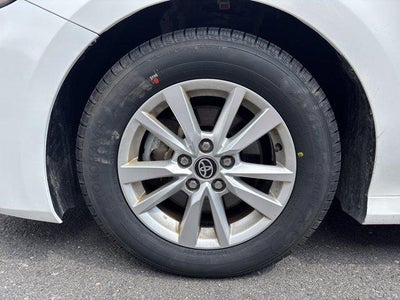 2025 Toyota Camry LE (SE)