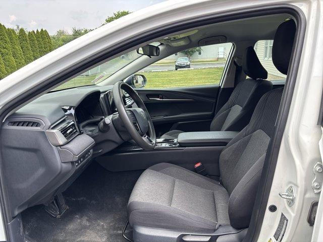 2025 Toyota Camry LE (SE)