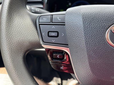 2025 Toyota Camry LE (SE)