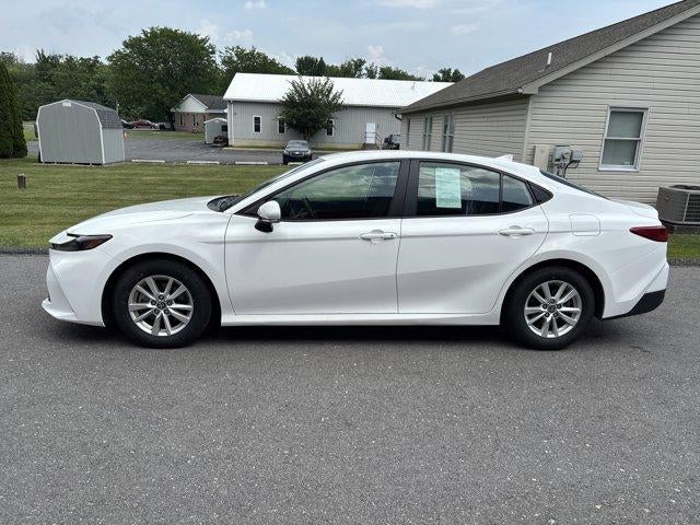 2025 Toyota Camry LE (SE)