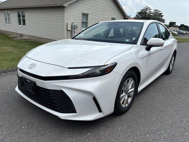 2025 Toyota Camry LE (SE)