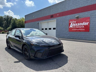 2026 Toyota Camry SE (SE)
