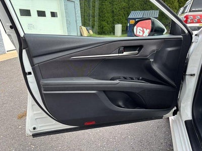 2025 Toyota Camry LE (SE)