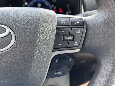 2025 Toyota Camry LE (SE)