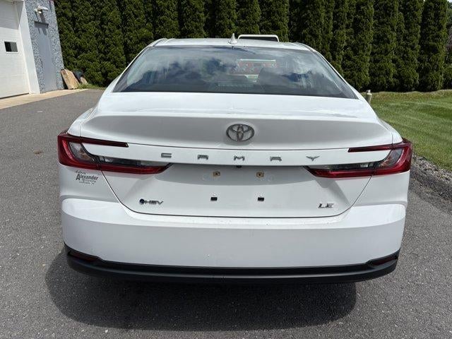2025 Toyota Camry LE (SE)