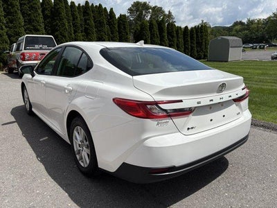 2025 Toyota Camry LE (SE)