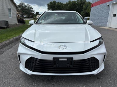 2025 Toyota Camry LE (SE)