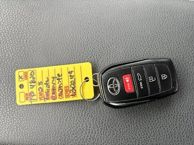 2025 Toyota Camry SE (SE)