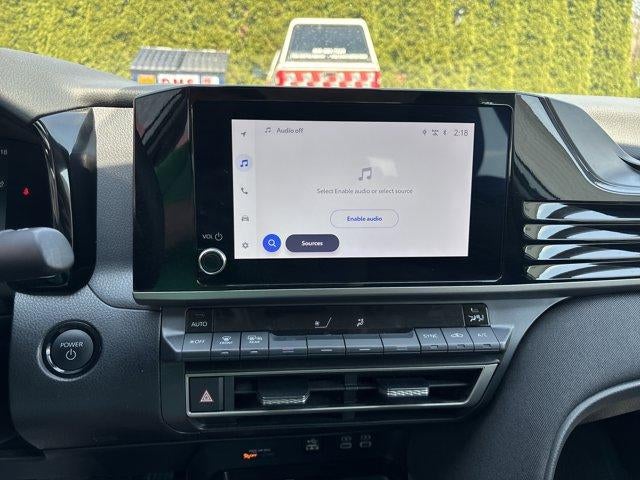 2025 Toyota Camry LE (SE)