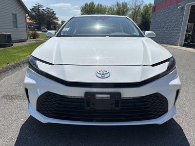 2025 Toyota Camry LE (SE)