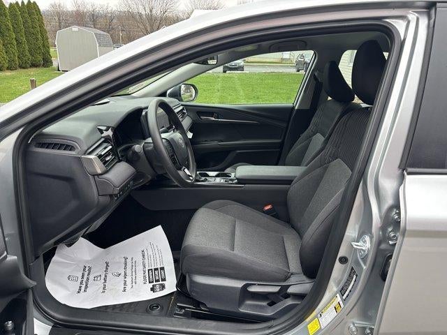 2025 Toyota Camry LE (SE)