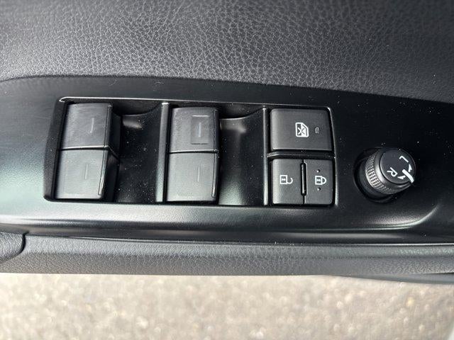 2025 Toyota Camry LE (SE)