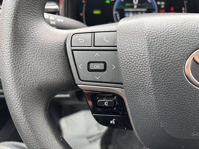 2025 Toyota Camry LE (SE)