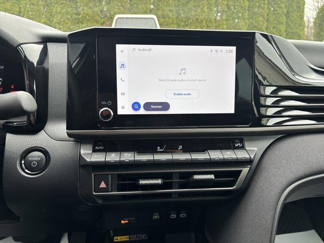 2025 Toyota Camry LE (SE)