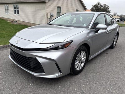2025 Toyota Camry LE (SE)