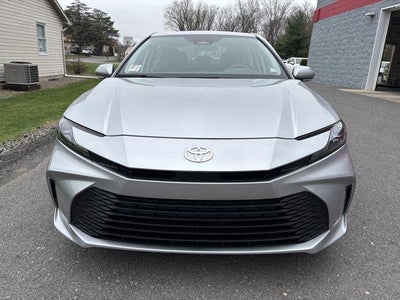 2025 Toyota Camry LE (SE)