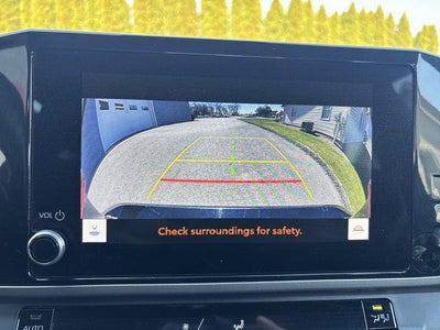 2025 Toyota Camry SE (SE)