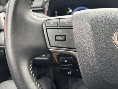 2025 Toyota Camry SE (SE)