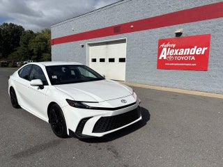 2025 Toyota Camry SE (SE)
