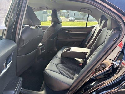 2023 Toyota Camry SE Auto (SE)