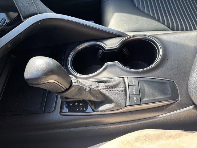 2023 Toyota Camry SE Auto (SE)