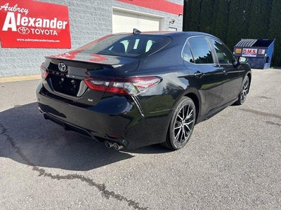 2023 Toyota Camry SE Auto (SE)