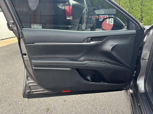 2023 Toyota Camry SE Auto (SE)