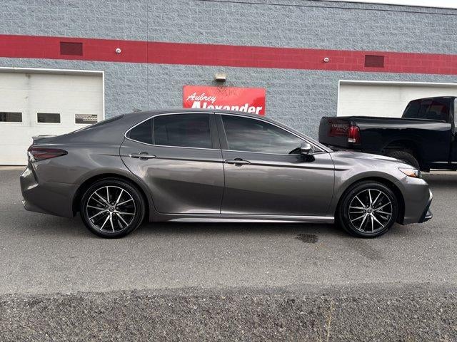 2023 Toyota Camry SE Auto (SE)