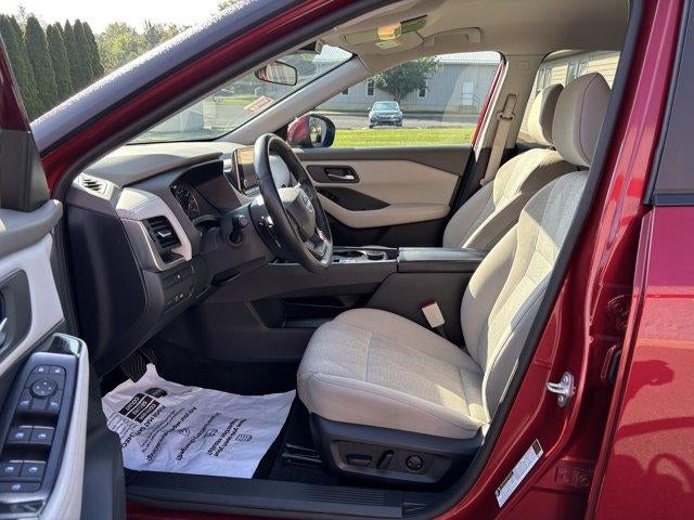 2025 Nissan Rogue AWD SV