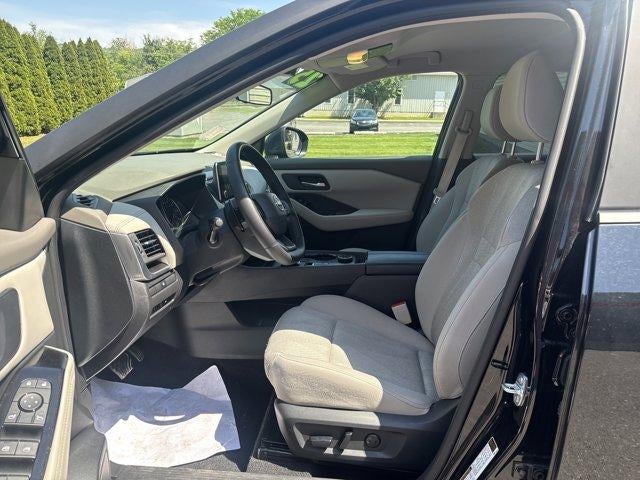 2025 Nissan Rogue AWD SV
