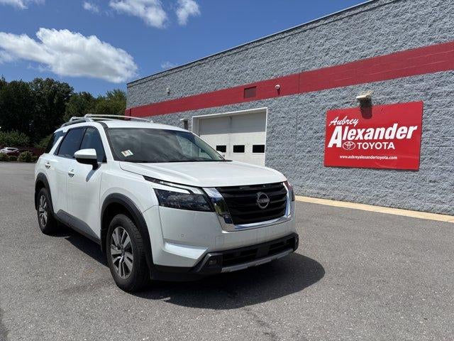 2025 Nissan Pathfinder SL 4WD