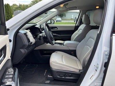 2025 Nissan Pathfinder SL 4WD