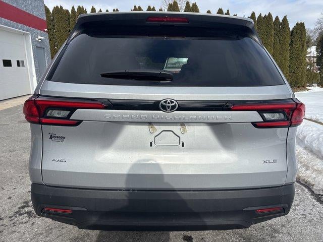 2025 Toyota Grand Highlander XLE AWD (Natl)