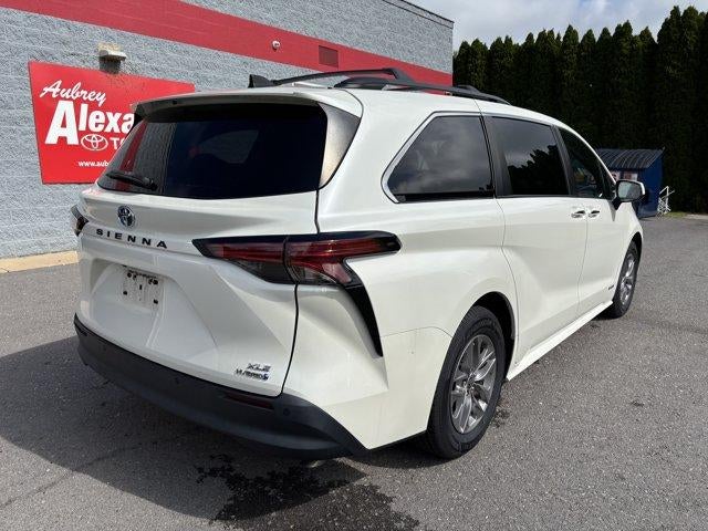 2021 Toyota Sienna XLE FWD 8-Passenger (Natl)
