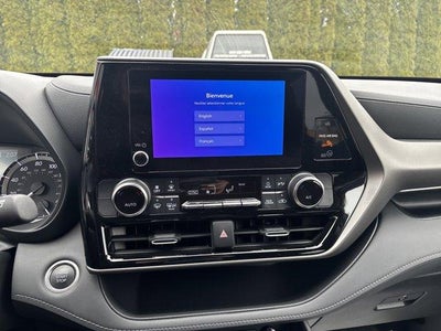 2024 Toyota Highlander LE AWD (SE)