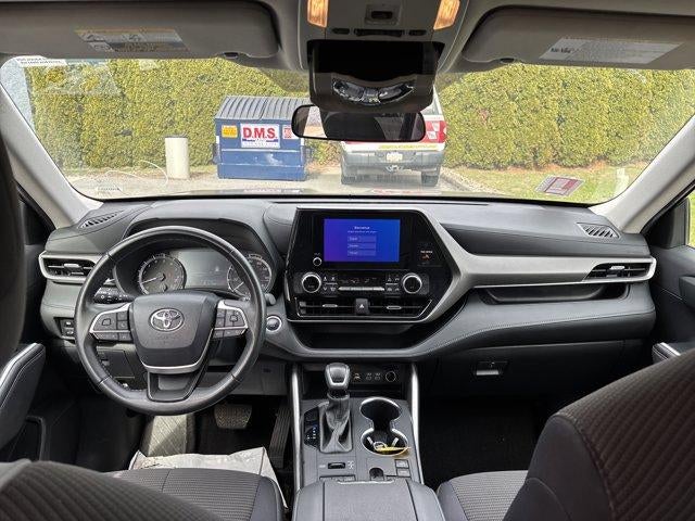 2024 Toyota Highlander LE AWD (SE)