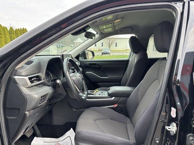 2024 Toyota Highlander LE AWD (SE)