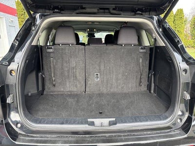 2024 Toyota Highlander LE AWD (SE)