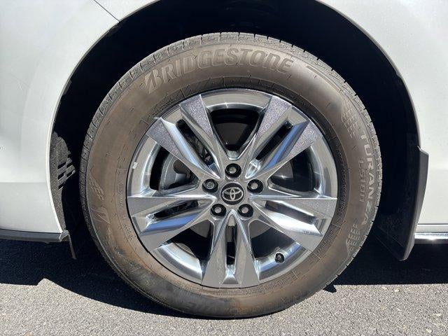 2026 Toyota Sienna Limited AWD 7-Passenger (GS)