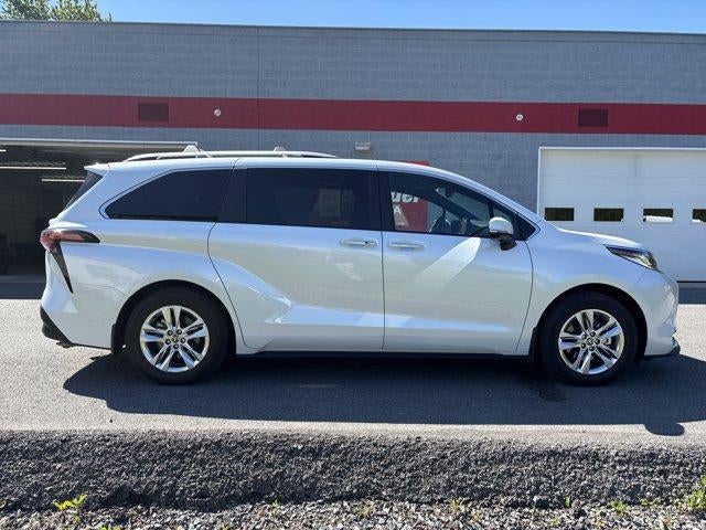 2026 Toyota Sienna Limited AWD 7-Passenger (GS)