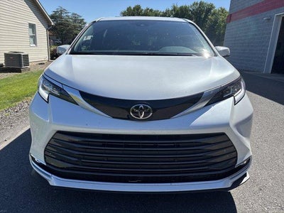 2026 Toyota Sienna Limited AWD 7-Passenger (GS)