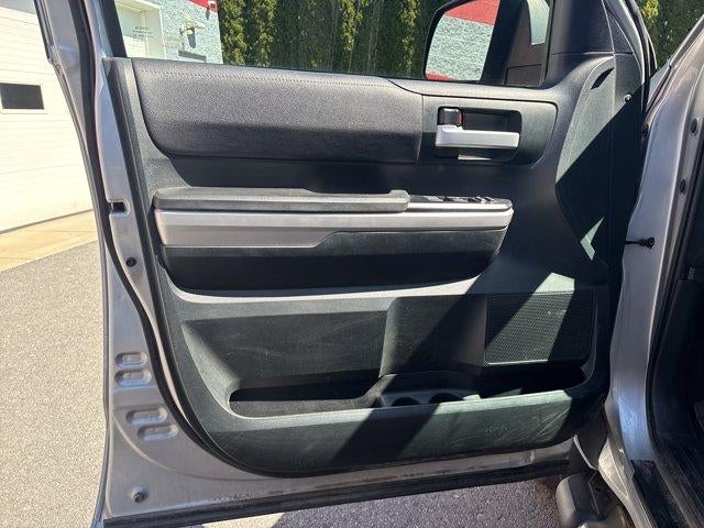 2017 Toyota Tundra 4WD 4WD SR5 CrewMax 5.5' Bed 5.7L (SE)